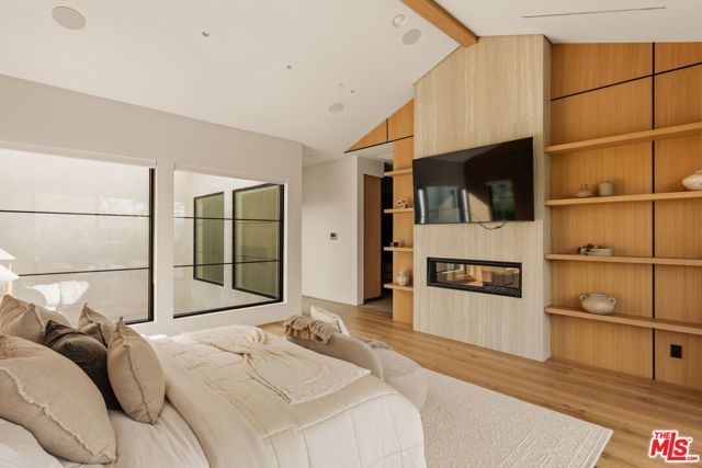 11937 Addison Street, Valley Village, CA 91607