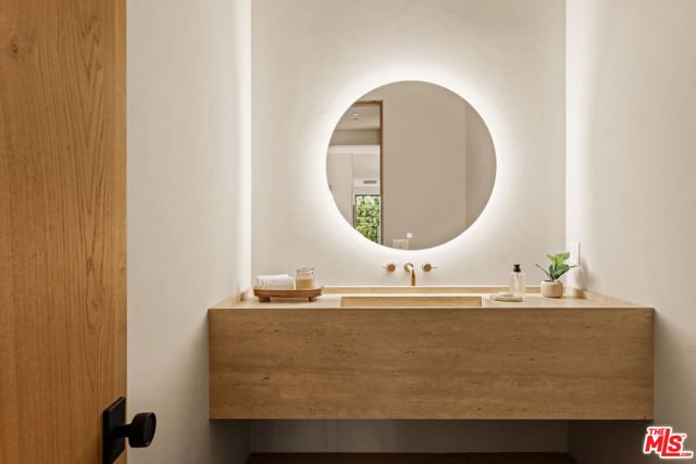 11937 Addison Street, Valley Village, CA 91607