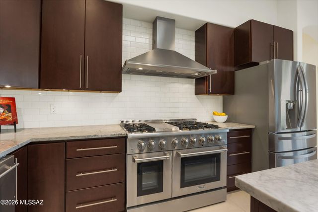 13836 N Silvercreek Place, Oro Valley, AZ 85755