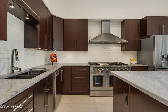 13836 N Silvercreek Place, Oro Valley, AZ 85755