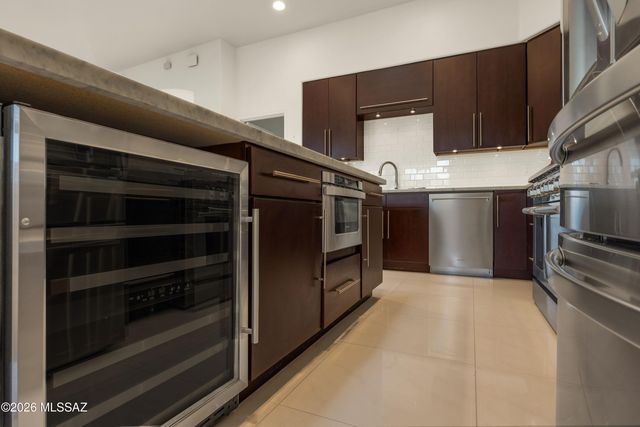 13836 N Silvercreek Place, Oro Valley, AZ 85755