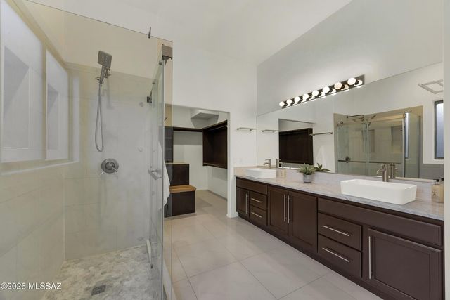 13836 N Silvercreek Place, Oro Valley, AZ 85755