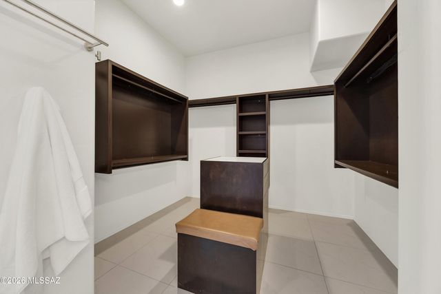 13836 N Silvercreek Place, Oro Valley, AZ 85755