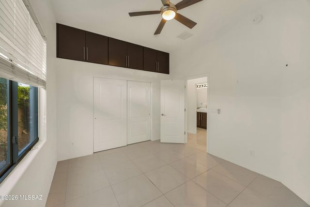 13836 N Silvercreek Place, Oro Valley, AZ 85755