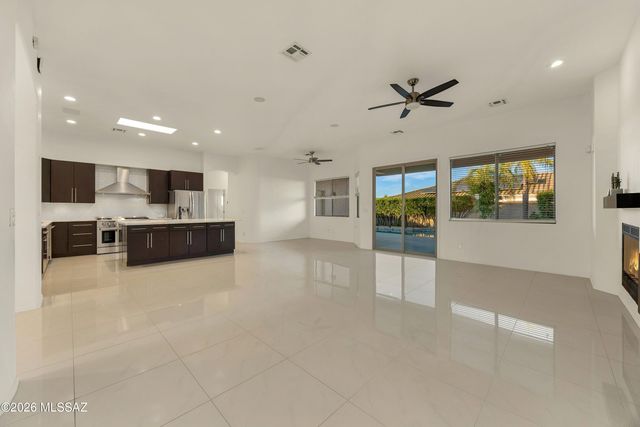 13836 N Silvercreek Place, Oro Valley, AZ 85755