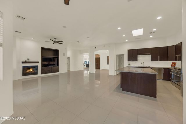 13836 N Silvercreek Place, Oro Valley, AZ 85755