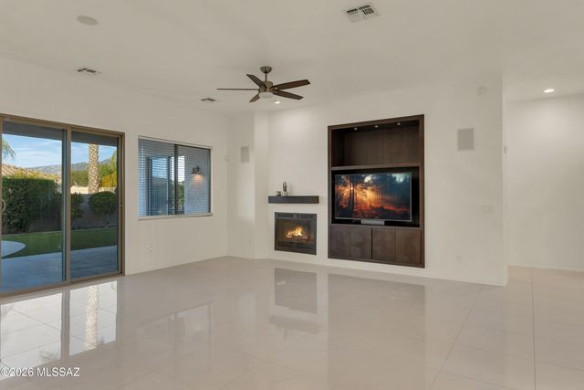 13836 N Silvercreek Place, Oro Valley, AZ 85755