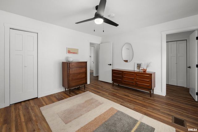 8325 55TH Street, Coal Valley, IL 61240