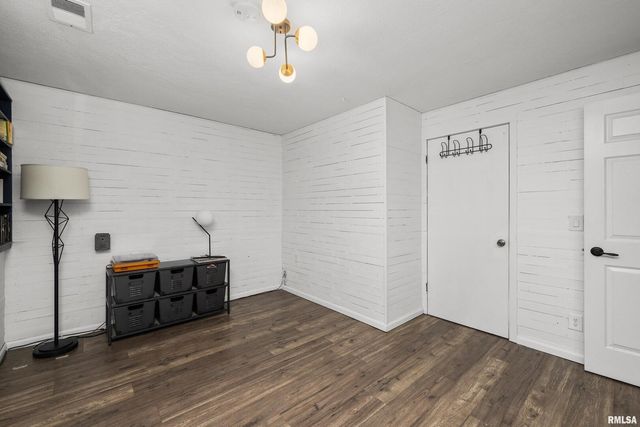 8325 55TH Street, Coal Valley, IL 61240