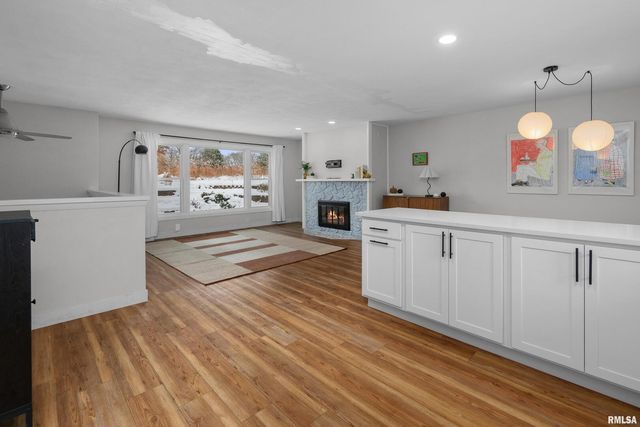 8325 55TH Street, Coal Valley, IL 61240