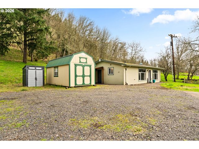 93313 WESTPOINT Rd, Harrisburg, OR 97446