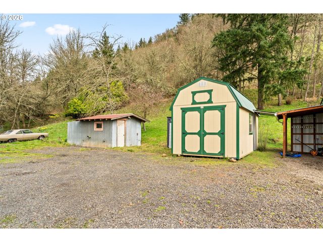 93313 WESTPOINT Rd, Harrisburg, OR 97446