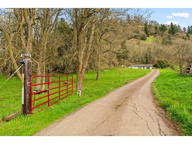 93313 WESTPOINT Rd, Harrisburg, OR 97446