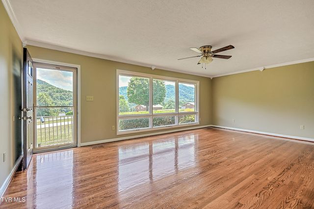 163 Valleyview, Gate City, VA 24251