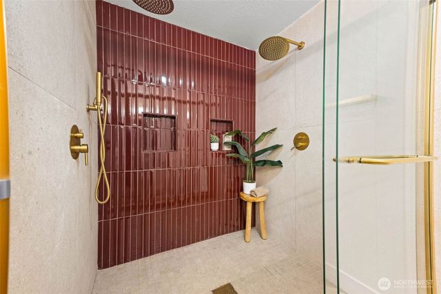 8655 NE 170th Street, Kenmore, WA 98028