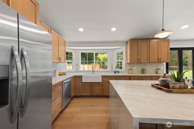 8655 NE 170th Street, Kenmore, WA 98028