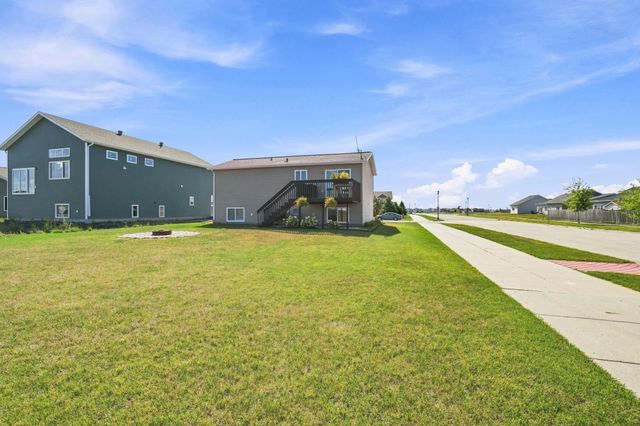 6195 Bennett Court S, Fargo, ND 58104