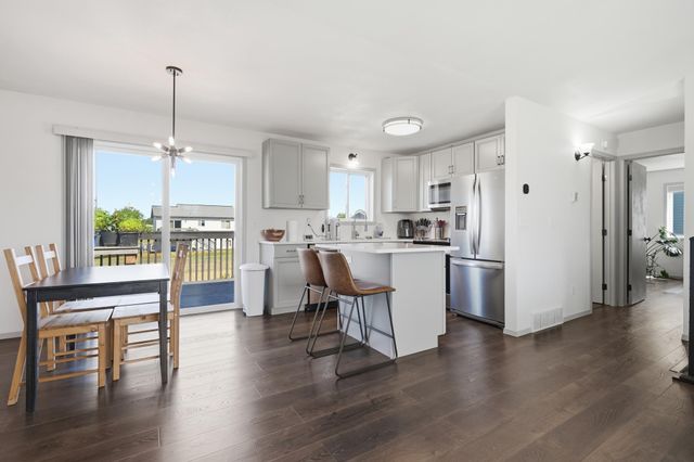 6195 Bennett Court S, Fargo, ND 58104