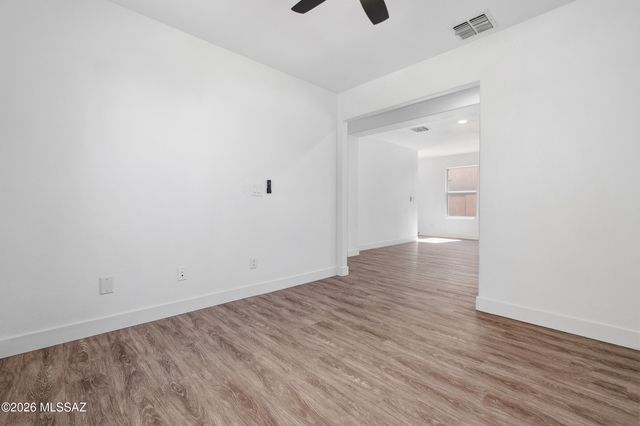 6448 S Bright Sun Avenue, Tucson, AZ 85706