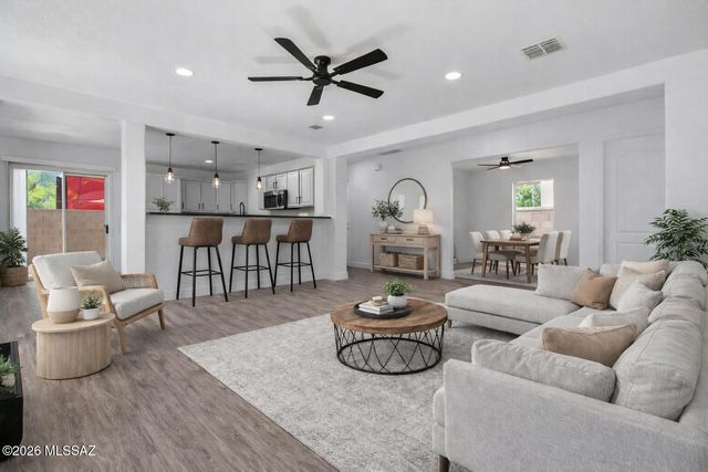 6448 S Bright Sun Avenue, Tucson, AZ 85706