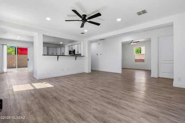 6448 S Bright Sun Avenue, Tucson, AZ 85706