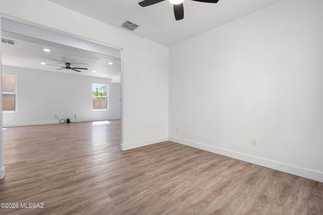 6448 S Bright Sun Avenue, Tucson, AZ 85706