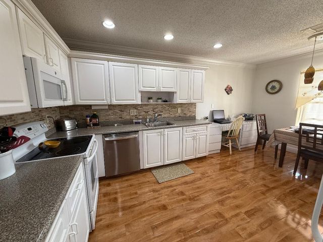 1621 NW 20th Avenue 201, Delray Beach, FL 33445
