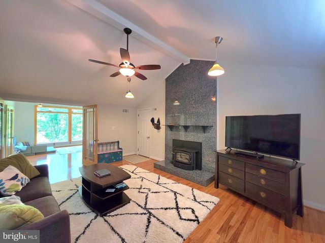 10930 HOWLAND DR, Reston, VA 20191