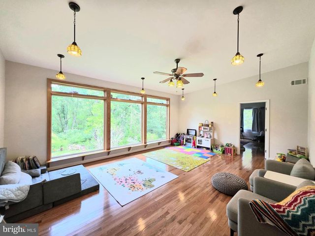 10930 HOWLAND DR, Reston, VA 20191