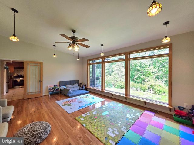 10930 HOWLAND DR, Reston, VA 20191