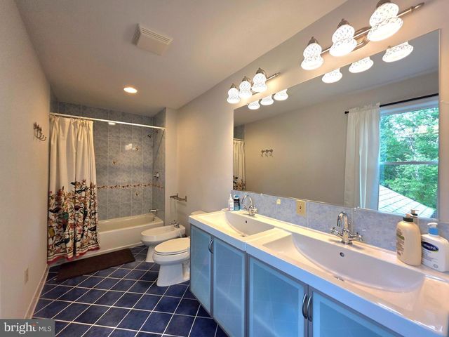10930 HOWLAND DR, Reston, VA 20191