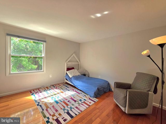 10930 HOWLAND DR, Reston, VA 20191