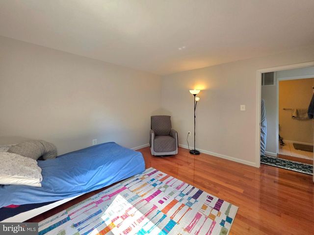 10930 HOWLAND DR, Reston, VA 20191