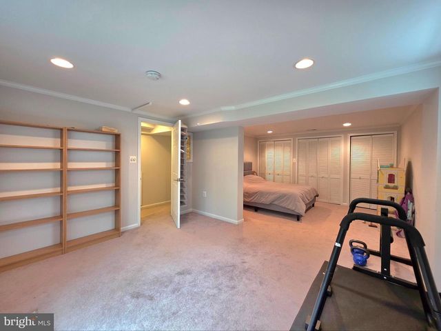 10930 HOWLAND DR, Reston, VA 20191