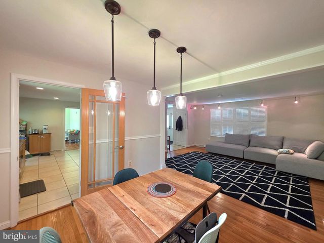 10930 HOWLAND DR, Reston, VA 20191