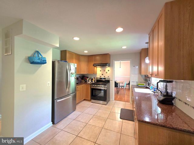 10930 HOWLAND DR, Reston, VA 20191