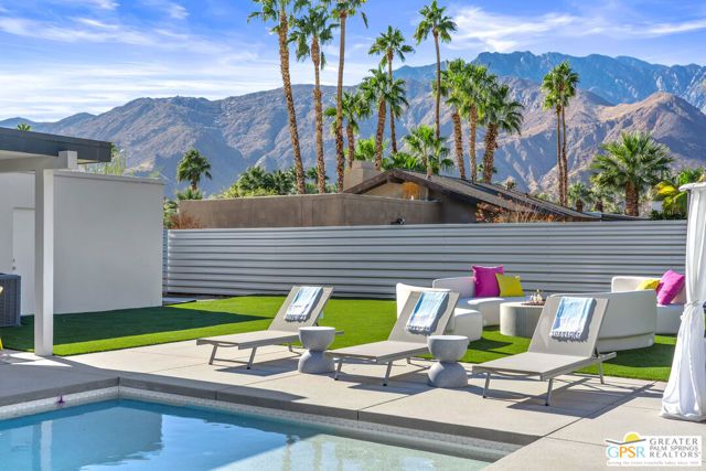 888 E El Conquistador, Palm Springs, CA 92262