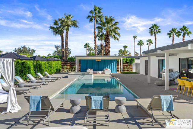 888 E El Conquistador, Palm Springs, CA 92262