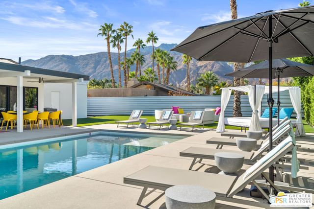 888 E El Conquistador, Palm Springs, CA 92262
