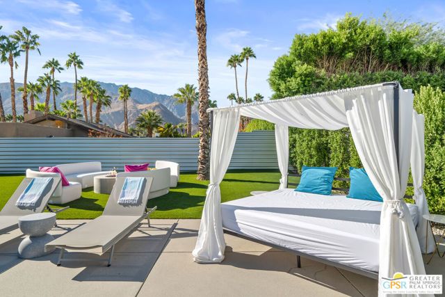 888 E El Conquistador, Palm Springs, CA 92262