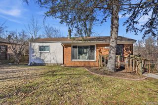 3762 Percy King Road, Waterford Charter Township, MI 48329