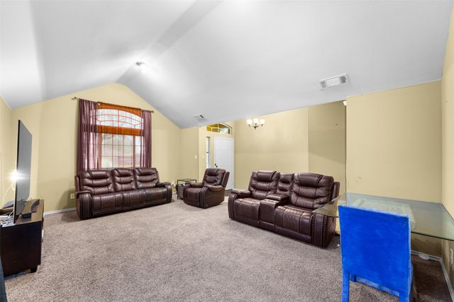 801 S Parks Drive, Desoto, TX 75115