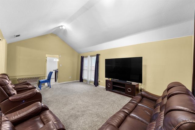 801 S Parks Drive, Desoto, TX 75115