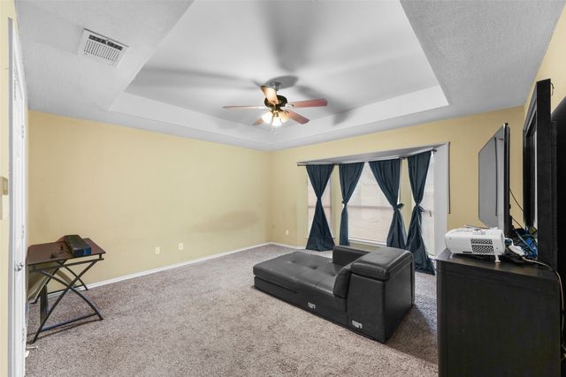 801 S Parks Drive, Desoto, TX 75115