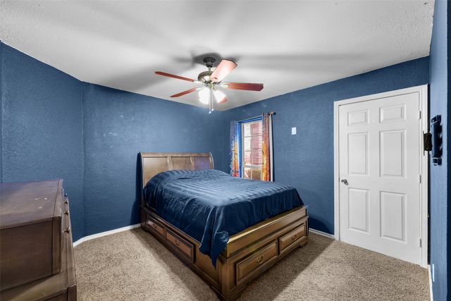 801 S Parks Drive, Desoto, TX 75115