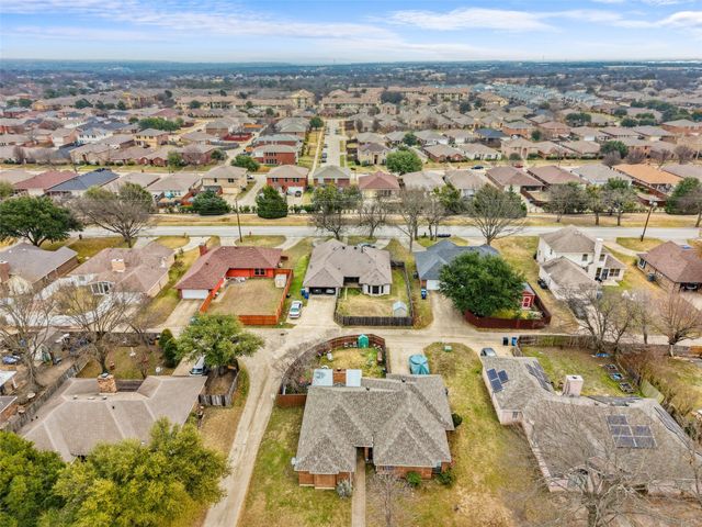 801 S Parks Drive, Desoto, TX 75115
