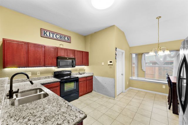 801 S Parks Drive, Desoto, TX 75115