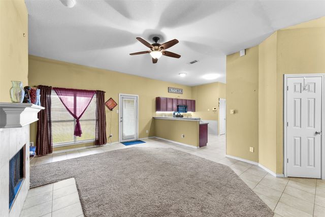 801 S Parks Drive, Desoto, TX 75115