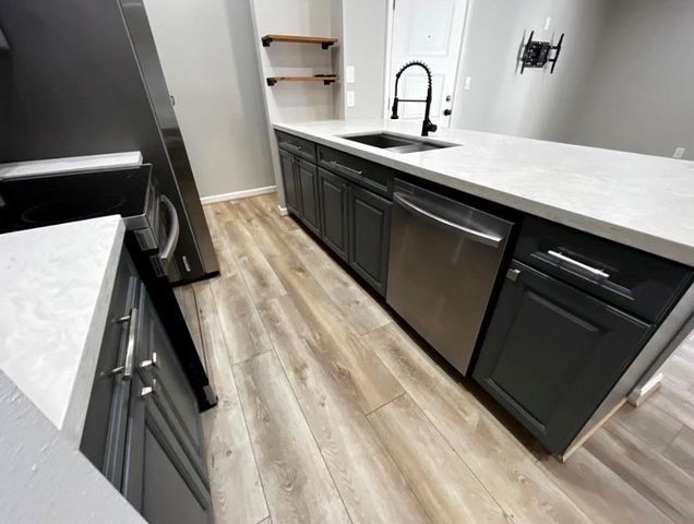 2425 Augusta Drive 44, Houston, TX 77057