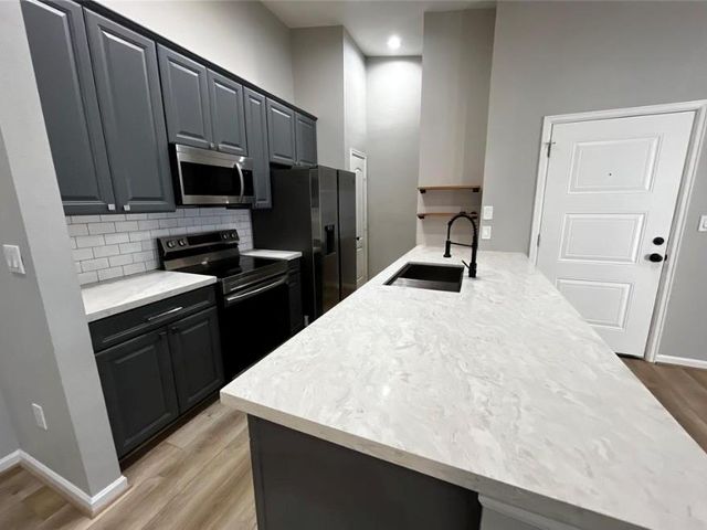 2425 Augusta Drive 44, Houston, TX 77057